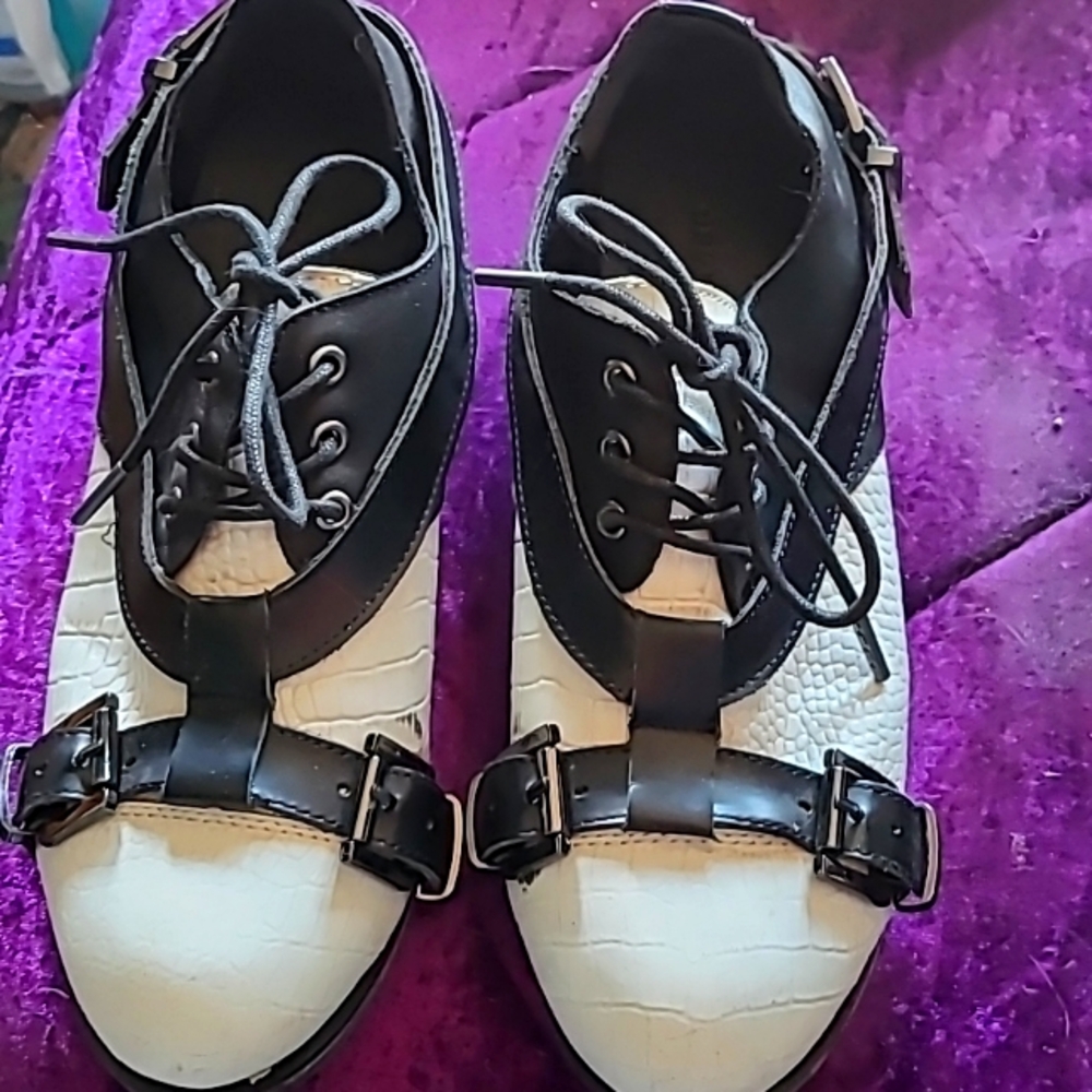 Bondage strap Saddle shoes